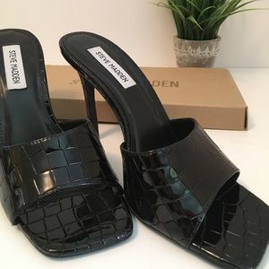 Steve Maddden Black Sandal
